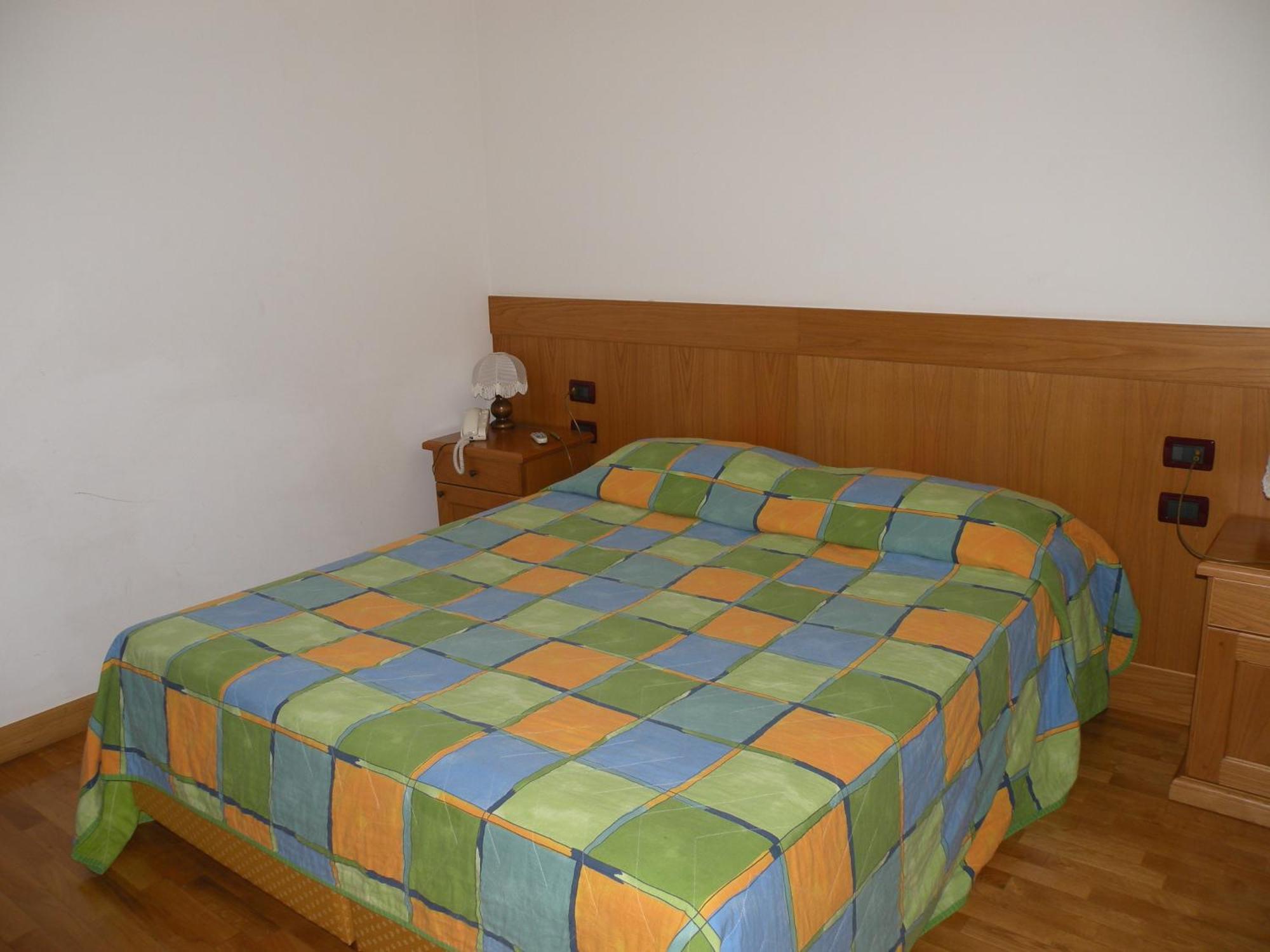 Hotel Ristorante Il Pirata San Vito di Leguzzano Δωμάτιο φωτογραφία