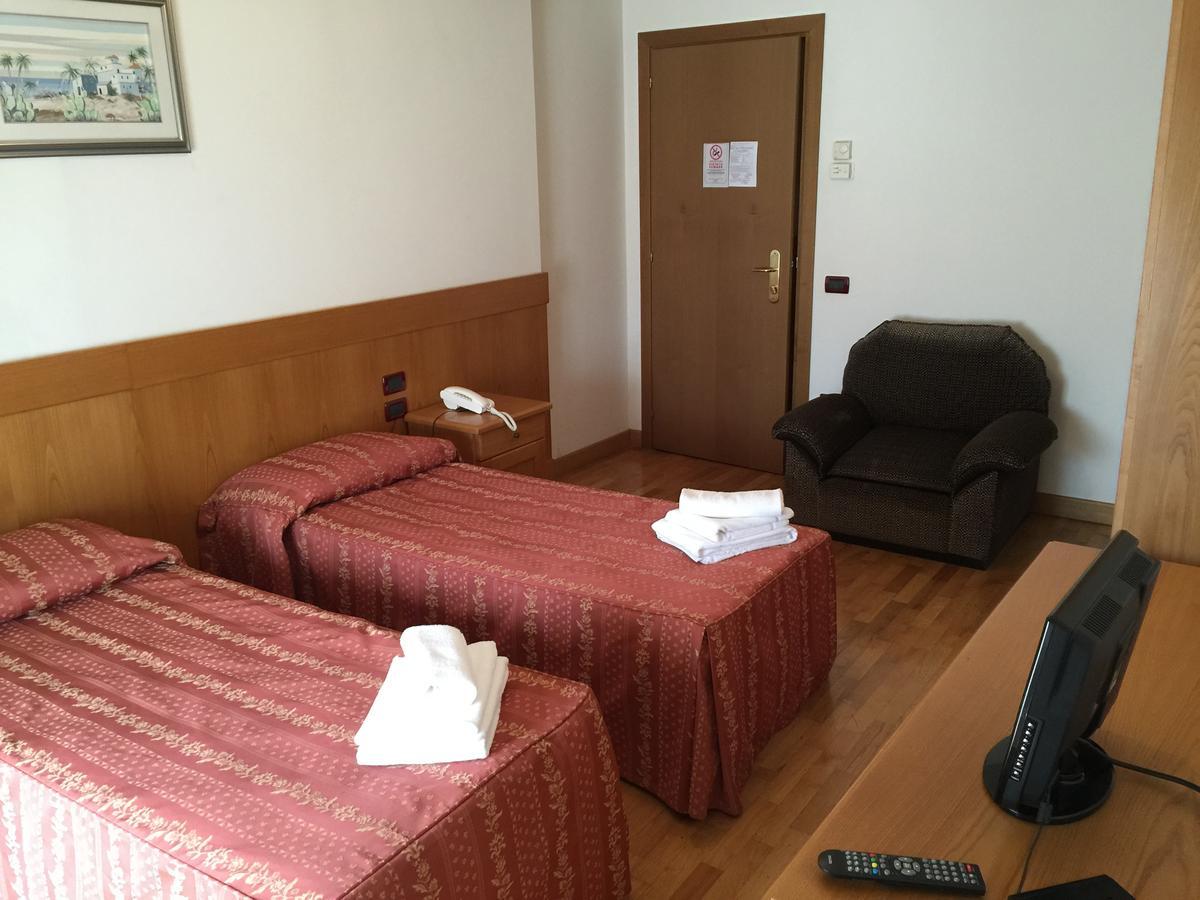 Hotel Ristorante Il Pirata San Vito di Leguzzano Εξωτερικό φωτογραφία