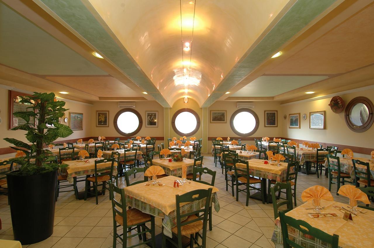 Hotel Ristorante Il Pirata San Vito di Leguzzano Εξωτερικό φωτογραφία